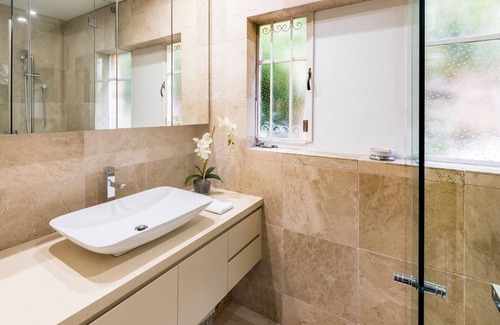 Double Bay Apartment | Perched on the peaceful waters of the Double Bay marina and Hosted by Hotelesque