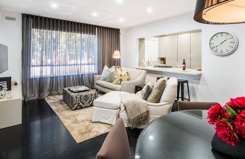 Double Bay Apartment | Perched on the peaceful waters of the Double Bay marina and Hosted by Hotelesque
