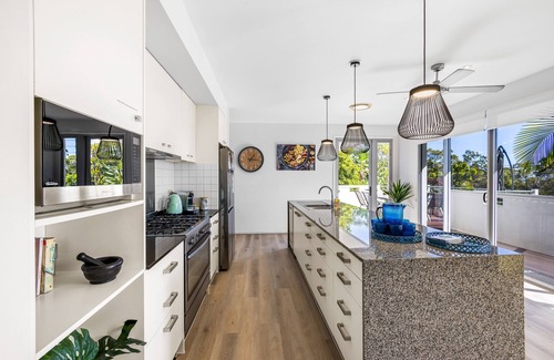 Peregian Beach House | Peregian Holiday House - allows dogs, heated pool, spa & 5 mins to beach