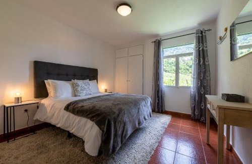 Sao Vicente Ski Chalet | Pereira Place - Cottage