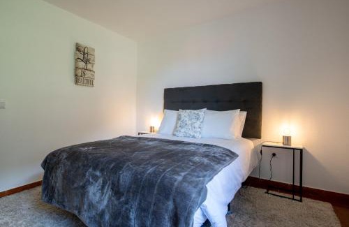 Sao Vicente Ski Chalet | Pereira Place - Cottage