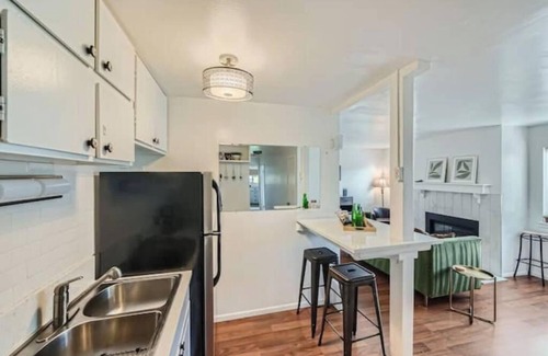 Noble Park Apartment | Perfect 2 BDR/1BA in Boulder with Office Space