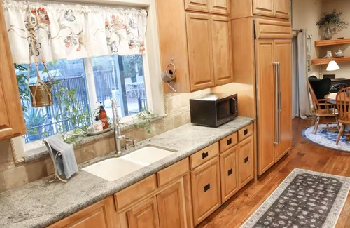 Visalia Villa | Perfect 2-Family Sequoia Pool Getaway – Playground, Gym, Chef's Kitchen