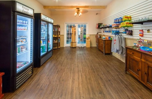 Clarkesville Condo | Perfect 2BD family vacation spot with Family Friendly Resort Activities on site