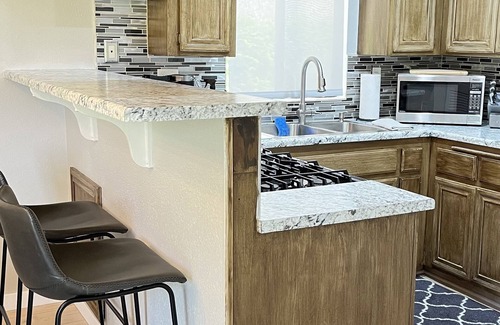 Palm Desert Condo | Perfect 2bed/2bath + Den Palm Desert Resorter Getaway + Dog Friendly