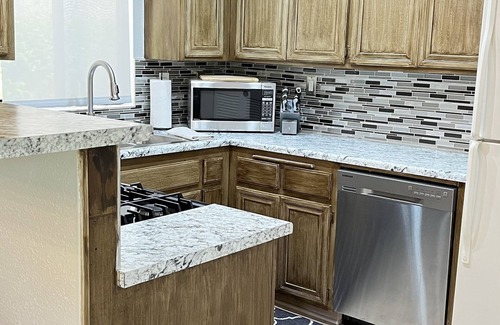 Palm Desert Condo | Perfect 2bed/2bath + Den Palm Desert Resorter Getaway + Dog Friendly