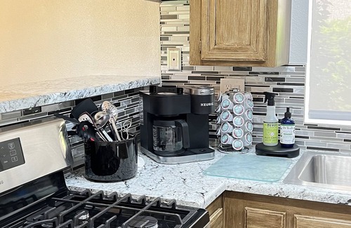 Palm Desert Condo | Perfect 2bed/2bath + Den Palm Desert Resorter Getaway + Dog Friendly
