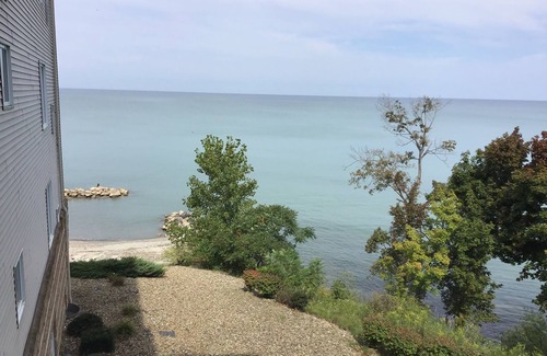 Geneva Condo | PERFECT 2br/2ba Lakeview Condo-Open concept-9/10,2025-4/20, 2026 rent 3/4th free