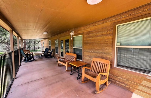 Mayhill Apartment | Perfect 8-bedroom cabin in Mayhilln@ Sacramento Mountain Retreat