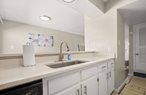 South Manchaca Apartment | Perfect Austin Escape – 2BR Sleeps 6, Free Parking