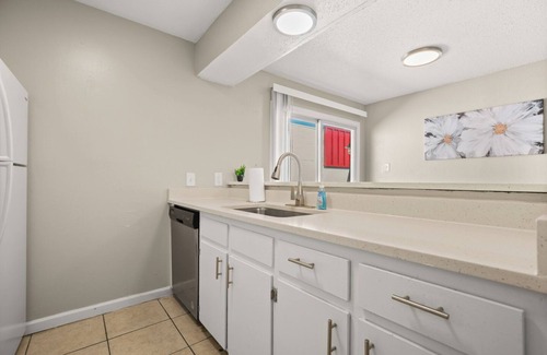 South Manchaca Apartment | Perfect Austin Escape – 2BR Sleeps 6, Free Parking