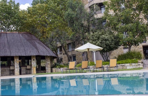 Maseru Hotel | Perfect Base for Exploring the City! City View, Outdoor Pool and FREE Parking!