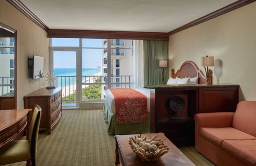 Sunny Isles Beach Resort | Perfect Beach Escape! 3 Convenient Units, Outdoor Pool