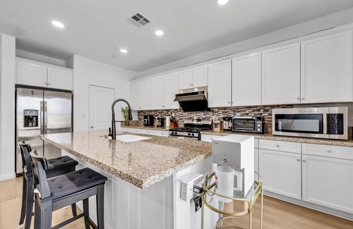 Eastvale House | Perfect Blend: Suburban Living with Modern Comfort