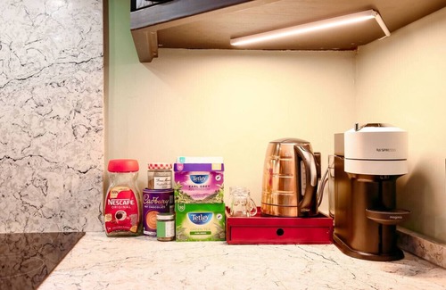 Ferndale Apartment | Perfect Booking | Steps from Brixton Station