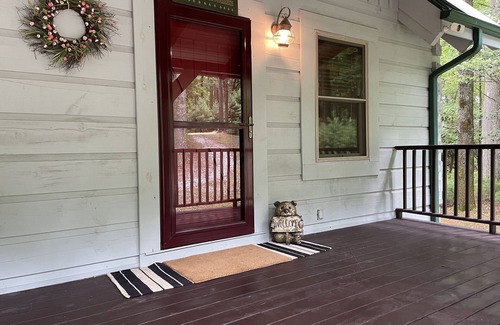 Sparta Cabin | Perfect Cabin in the Woods! Hot Tub, Fire Pit, WI-FI, Central A/C