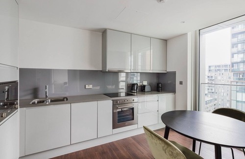 Canary Wharf Apartment | Perfect Canary Wharf 1BR w/Balcony, nr Dining & Pubs, by Blueground