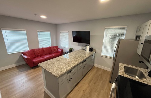 Liberty City Apartment | Perfect Central Last Minute Stay!