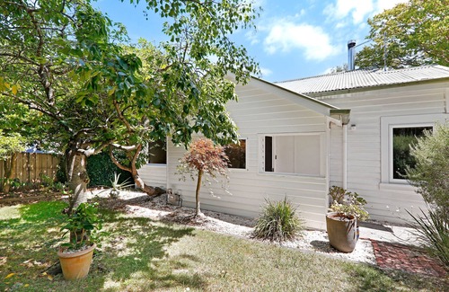 Healesville House | Perfect central location, beautifully renovated home with large garden