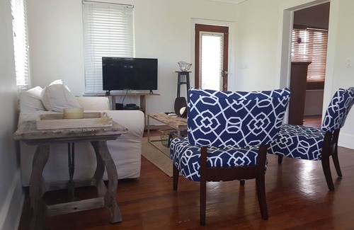 Westward Villas Subdivision Apartment | *Perfect Couple Retreat*Steps from a Private Beach