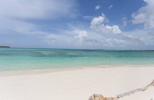 Westward Villas Subdivision Apartment | *Perfect Couple Retreat*Steps from a Private Beach