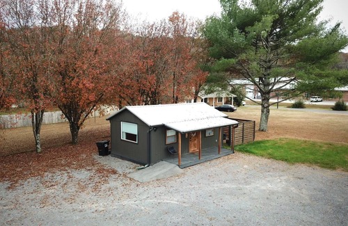 Sale Creek House | Perfect cozy bungalow for a weekend away or a week fishing🐟