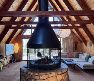 Running Springs House | Perfect Fall Romantic Getaway! 60's Time Capsule