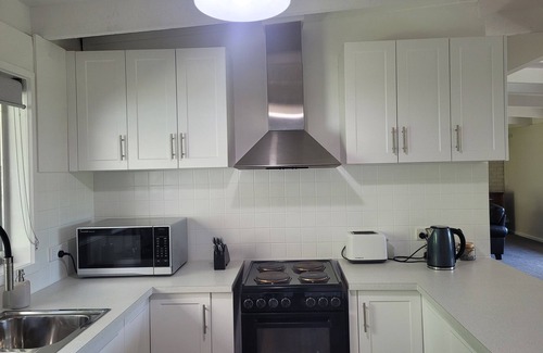 Healesville House | Perfect - Families & Up to Two couples