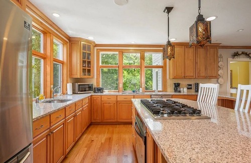 West Barnstable House | Perfect Family getaway Private Peaceful Newly Remodeled home on The Cape