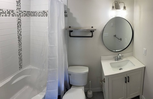 Okanagan-Similkameen Apartment | Perfect family getaway! 3 Bedroom Suite close to lake and town