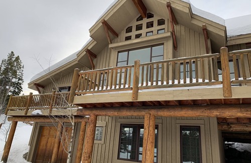 Big Sky House | Perfect Family GetAway! Ski-in-Ski-Out Home, Cowboy Heaven
