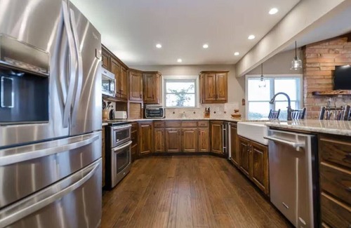 Denton Apartment | Perfect Family or multi family Getaway!