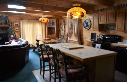 Jamaica Cabin | Perfect Family Retreat! Minutes From Stratton Mtn. Close To Mt. Snow & Bromley