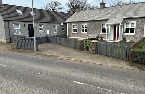 Bushmills Cottage | Perfect for 2 on Causeway Coastal Route! Near Giants Causeway, Golf Courses