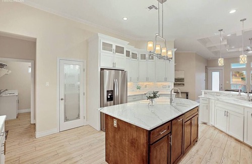 South Side House | Perfect for construction companies!