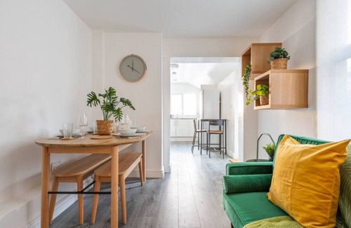 Gillingham House | Perfect for Contractors working away from home.