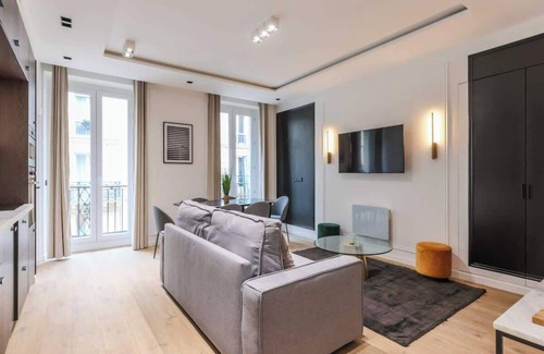 Quartier Sainte-Avoye Apartment | Perfect for exploring - 2BR/6P - Center of Paris