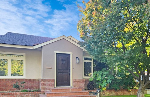 Winters House | Perfect for Family or Group Stay! Walk to Downtown + Easy Checkout