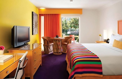 Sonora Sunrise Hotel | Perfect For Family! Unit with Mountain View and Swimming Pool Access!