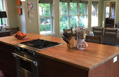 Vineyard Haven House | Perfect For Family Vacation! 5 Bedroom: 3 1/2 baths