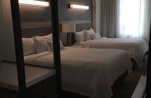 Clearwater Beach Hotel | Perfect for Groups! 2 Units, Outdoor Pool, Complimentary Breakfast, Pets Allowed