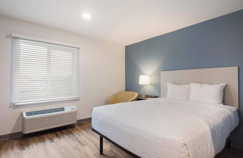 Austin Hotel | Perfect for Groups! 3 Queen Suites w/Full Comfort in One Austin Compound