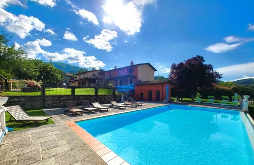 Camporgiano Villa | Perfect for groups! Covered outdoor kitchen, Private pool. Close restaurant