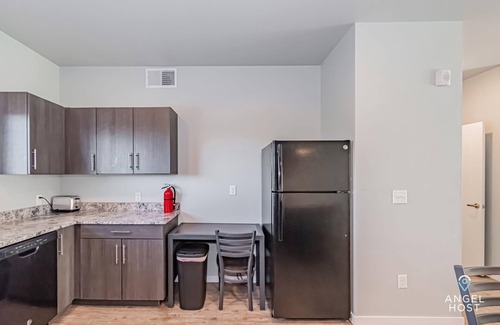 Rexburg Apartment | Perfect for Groups Full Kitchen Gym & Free Parking