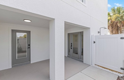 New Smyrna Beach House | 🌊Perfect for Large Groups + Families | Steps to Beach | Flip Flop Living NSB🌊