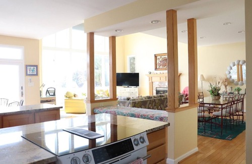 Emerald Isle House | Perfect for Large Families – 6BR with Beach Access & 2 Kitchens