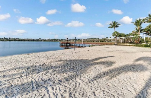Hunt Club Resort | Perfect for Group Getaways! 2 Spacious Units, Spa Services, Golf, On-Site Dining