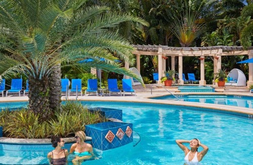 Hunt Club Resort | Perfect for Group Getaways! 3 Spacious Units, Spa Services, Golf, On-Site Dining