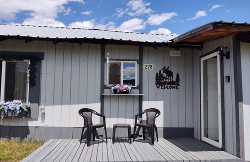 Seeley Lake Cottage | Perfect Getaway | Convenient & Affordable | Long-term Guests Welcome!