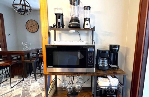 Sandusky House | Perfect Getaway-downtown Sandusky & close to Cedar Point!